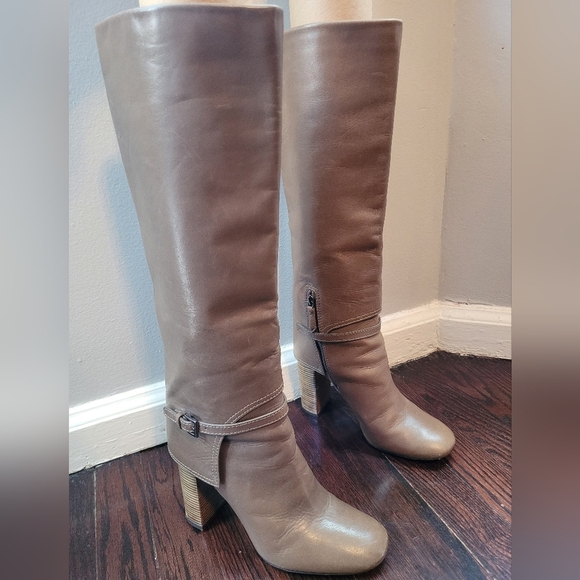 Tory Burch Elegant Brown Knee-High Leather Boots - Picture 3 of 16